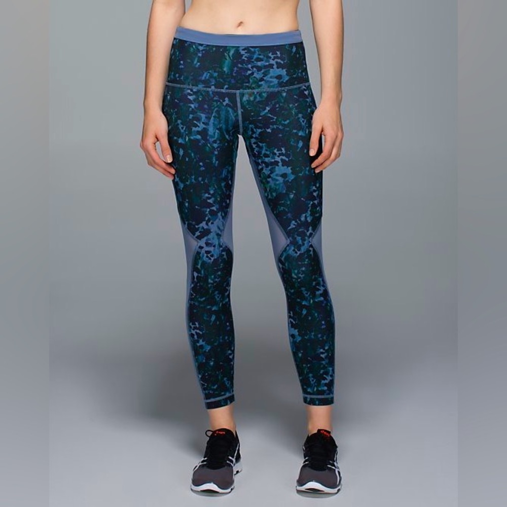 Lululemon- Running in the City 7/8 Tight- Size 6